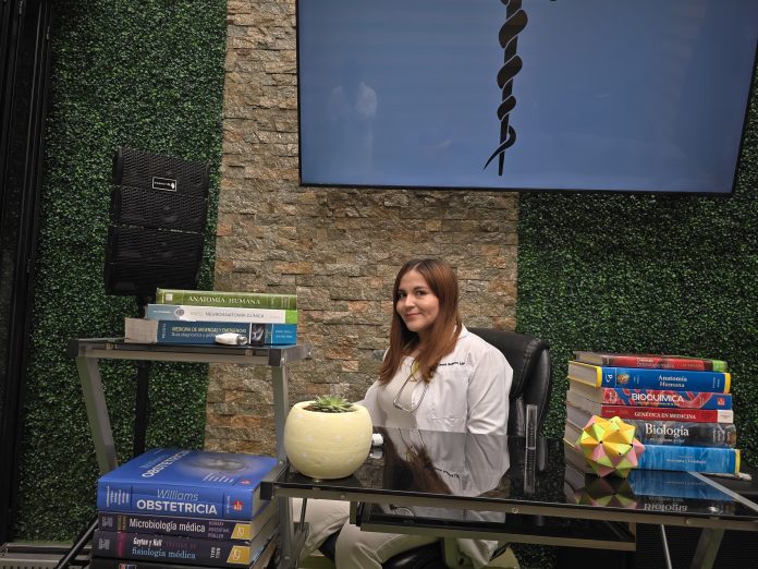 Obtiene Ximena Baltierra primer lugar en examende Medicina de la UMSNH