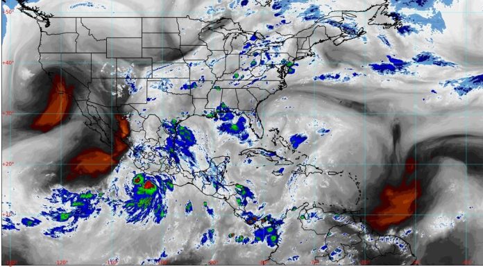 Tormenta tropical Flossie podría evolucionar a huracán; Michoacán en alerta