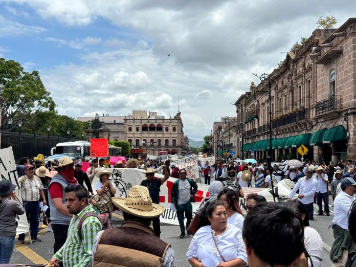 Con marcha en Morelia, comuneros denuncian intrusión del crimen organizado en Cherán Con marcha en Morelia, comuneros denuncian intrusión del crimen organizado en Cherán