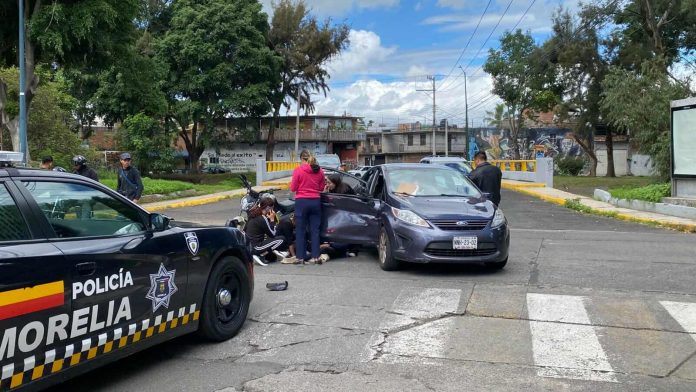 Se registran 2 accidentes vehiculares en distintos puntos de de Morelia; hay 2 heridos