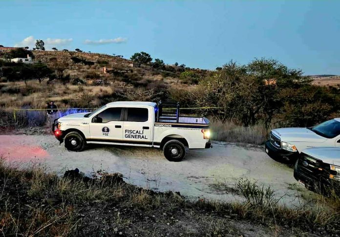 Hallan a hombre asesinado dentro de un río en Atapaneo, Morelia