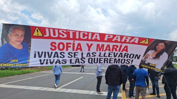 Bloquean carretera Los Reyes-Jacona por desaparecidas en La Magdalena Bloquean carretera Los Reyes-Jacona por desaparecidas en La Magdalena