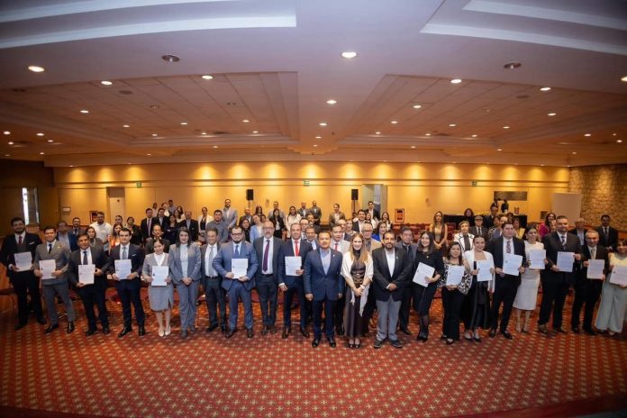 Con fecha anterior, oficializa gobierno de Michoacán 17 nombramientos de notarios Con fecha anterior, oficializa gobierno de Michoacán 17 nombramientos de notarios