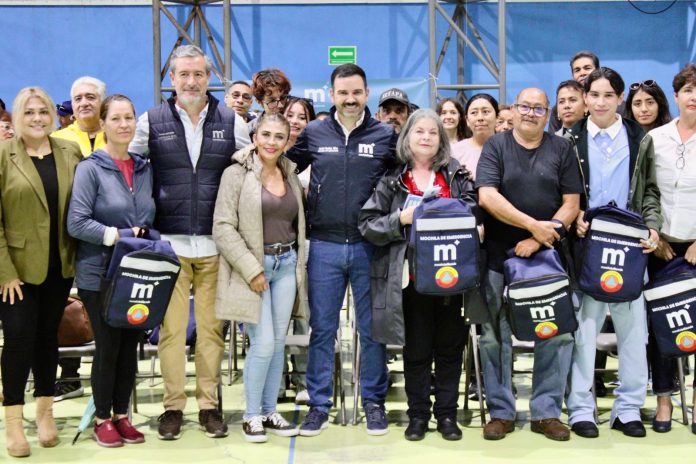 Promueve Yankel Benítez prevención y capacitación con entrega de mochilas de emergencia