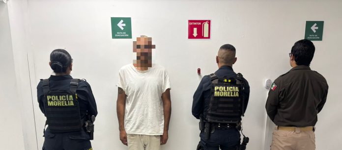 Policía Morelia colabora con INM para el aseguramiento y traslado de ciudadano extranjero buscado por autoridades estadounidenses Policía Morelia colabora con INM para el aseguramiento y traslado de ciudadano extranjero buscado por autoridades estadounidenses