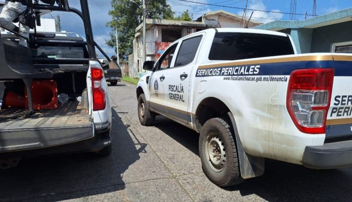 Hallan auto con impactos de bala en la colonia Valle de San Pedro, en Uruapan Hallan auto con impactos de bala en la colonia Valle de San Pedro, en Uruapan