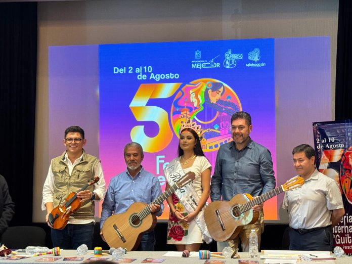 La Feria de la Guitarra de Paracho se celebrará del 2 al 10 de agosto, en donde los asistentes podrán disfrutar de conciertos todos los días, concursos de artesanos, desfile de cargueros, venta de pan artesanal, concurso de intérpretes de guitarra y una exposición de instrumentos musicales. La Feria de la Guitarra de Paracho se celebrará del 2 al 10 de agosto, en donde los asistentes podrán disfrutar de conciertos todos los días, concursos de artesanos, desfile de cargueros, venta de pan artesanal, concurso de intérpretes de guitarra y una exposición de instrumentos musicales.
