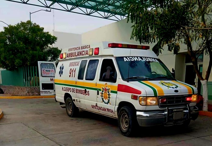 Le propinan brutal golpiza a un joven y lo abandonan frente a su casa moribundo, en Apatzingán Le propinan brutal golpiza a un joven y lo abandonan frente a su casa moribundo, en Apatzingán