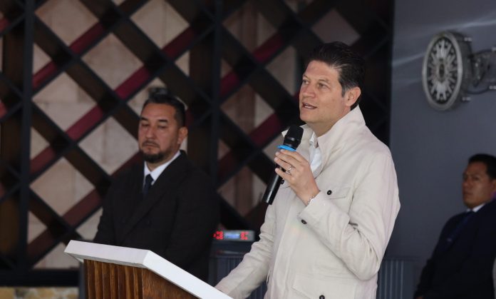 Pide Alfonso Martínez recuperar un vuelo de Morelia a Ciudad de México Pide Alfonso Martínez recuperar un vuelo de Morelia a Ciudad de México