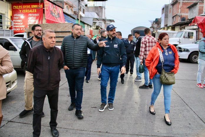 Encabeza Yankel Benítez operativo de ordenamiento en Mercado de Abastos Encabeza Yankel Benítez operativo de ordenamiento en Mercado de Abastos