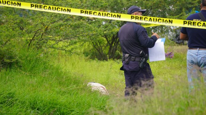 Hallan a un hombre ejecutado en predio baldío de Zamora Hallan a un hombre ejecutado en predio baldío de Zamora