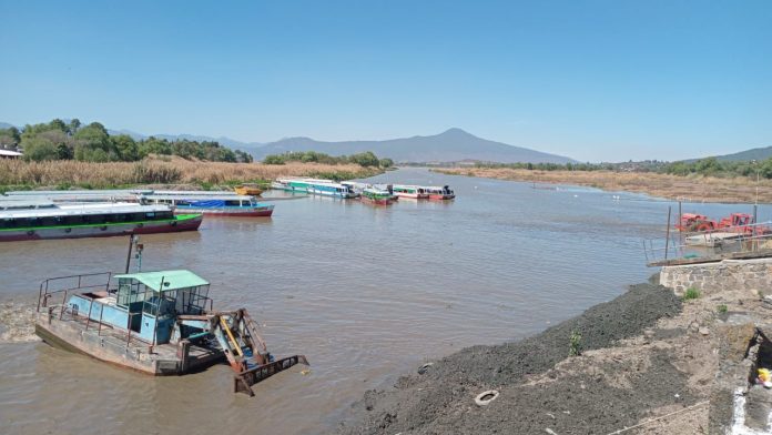 Más de 800 denuncias por huachicoleo y daño ambiental en Lago de Pátzcuaro Más de 800 denuncias por huachicoleo y daño ambiental en Lago de Pátzcuaro