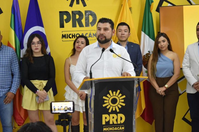 Pide PRD Michoacán a sus alcaldes no exponerse ante grupos criminales Pide PRD Michoacán a sus alcaldes no exponerse ante grupos criminales