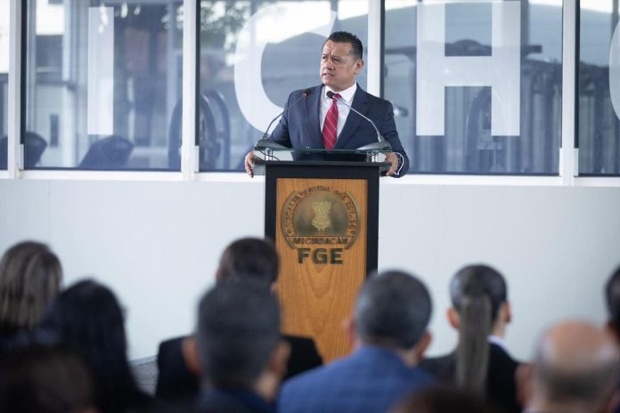 Torres Piña ordena frenar retenes carreteros de la Fiscalía en Michoacán Torres Piña ordena frenar retenes carreteros de la Fiscalía en Michoacán