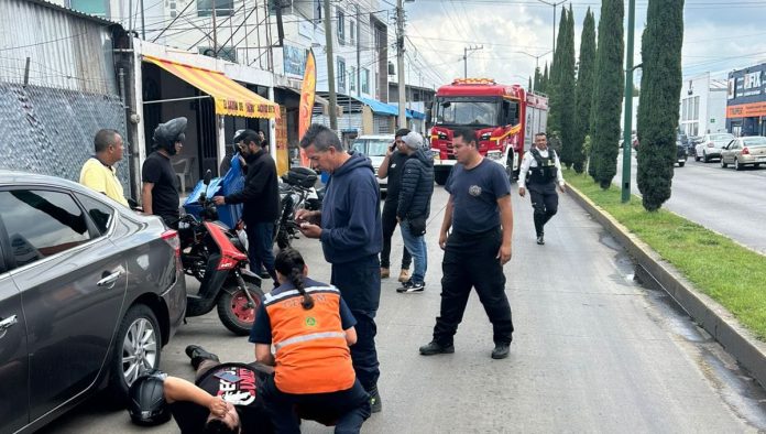 Motociclista resulta herido en accidente sobre la Av. Periodismo de Morelia Motociclista resulta herido en accidente sobre la Av. Periodismo de Morelia
