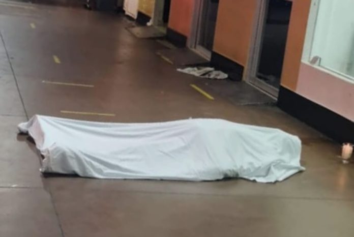 Hombre fallece al interior de la Central Camionera de Uruapan