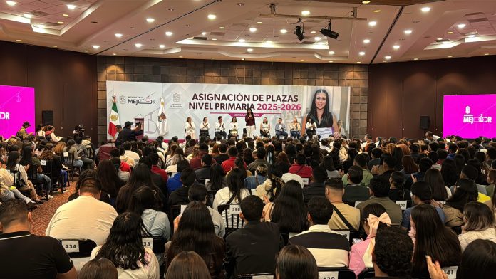 SEE ha asignado 3 mil 100 plazas a docentes en los últimos 3 años