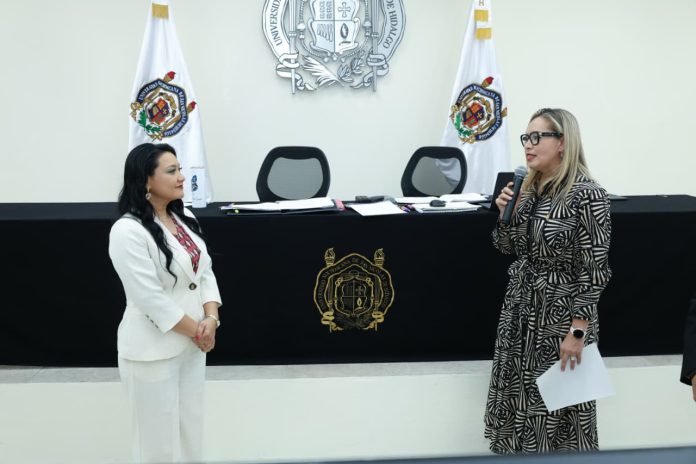La doctora Karla Fernández Chávez, nueva directora de la Facultad de Odontología La doctora Karla Fernández Chávez, nueva directora de la Facultad de Odontología