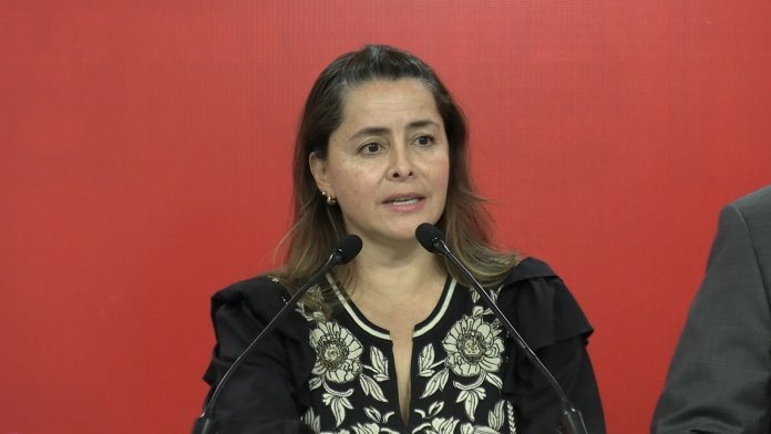 Regidora del PRI cuestiona proyecto de parquímetros que costará 8 pesos en Morelia