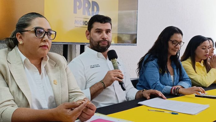 Los que firmaron el Pacto por México hoy se dan golpes de pecho, pero el tiempo alcanza a los hipócritas: Octavio Ocampo Los que firmaron el Pacto por México hoy se dan golpes de pecho, pero el tiempo alcanza a los hipócritas: Octavio Ocampo