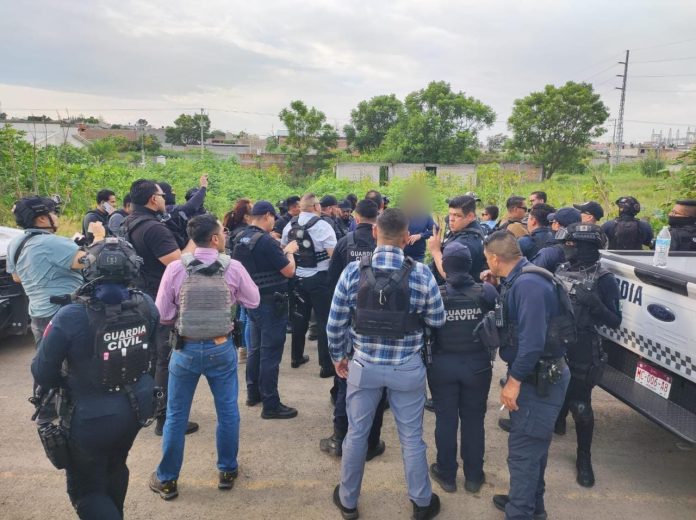 Detienen a 3 sujetos involucrados en la privación ilegal de 2 agentes de la SSPC en Álvaro Obregón Detienen a 3 sujetos involucrados en la privación ilegal de 2 agentes de la SSPC en Álvaro Obregón