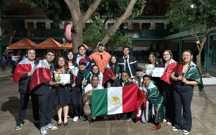 Estudiantes Cecytem destacan en encuentro de ciencia en Paraguay Estudiantes Cecytem destacan en encuentro de ciencia en Paraguay