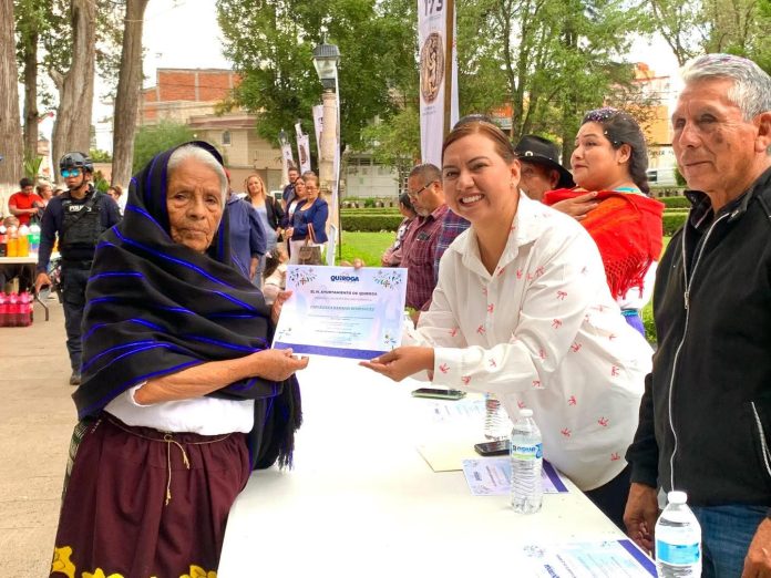 Honra Quiroga a las mujeres indígenas en el marco de su Aniversario