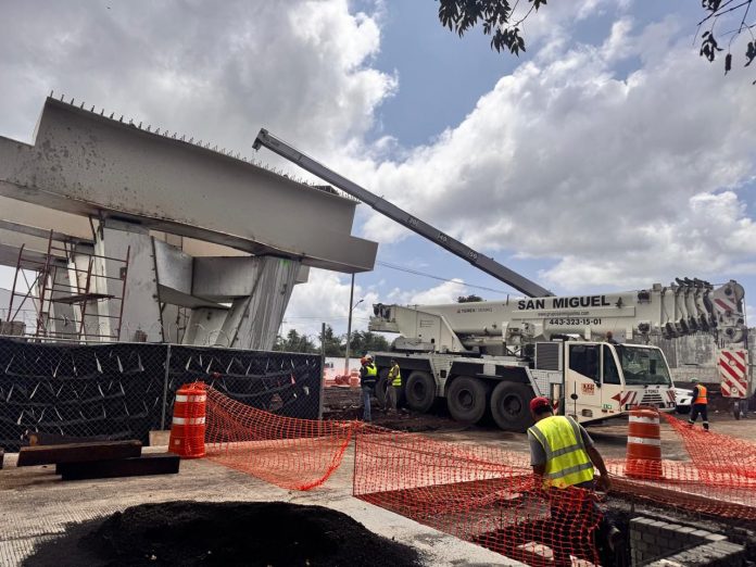Megaobra del distribuidor vial La Hielera avanza con instalación de dos vigas de 30 toneladas: Bedolla Megaobra del distribuidor vial La Hielera avanza con instalación de dos vigas de 30 toneladas: Bedolla