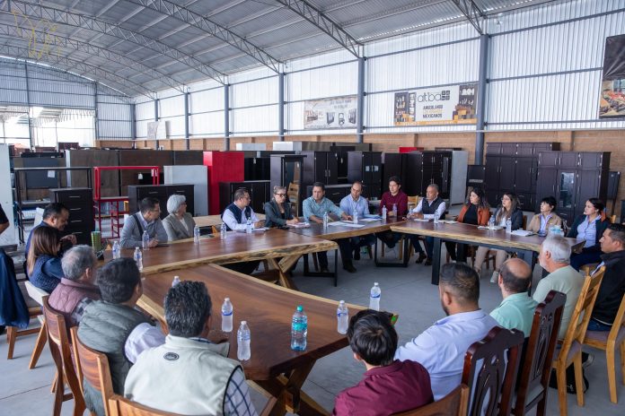 UMSNH y sector productivo de Ciudad Hidalgo se unen para apuntalar la industria maderera UMSNH y sector productivo de Ciudad Hidalgo se unen para apuntalar la industria maderera