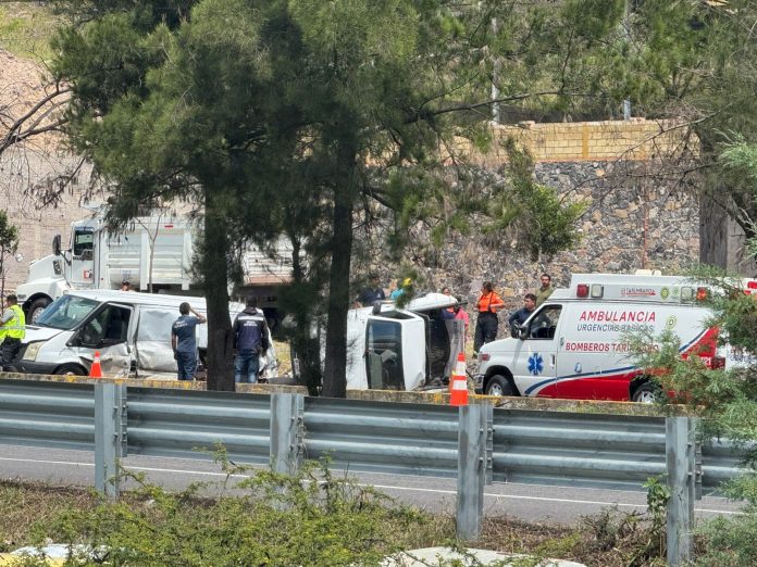 Camioneta del "Padre Pistolas" se accidenta en la Morelia-Tarímbaro Camioneta del "Padre Pistolas" se accidenta en la Morelia-Tarímbaro