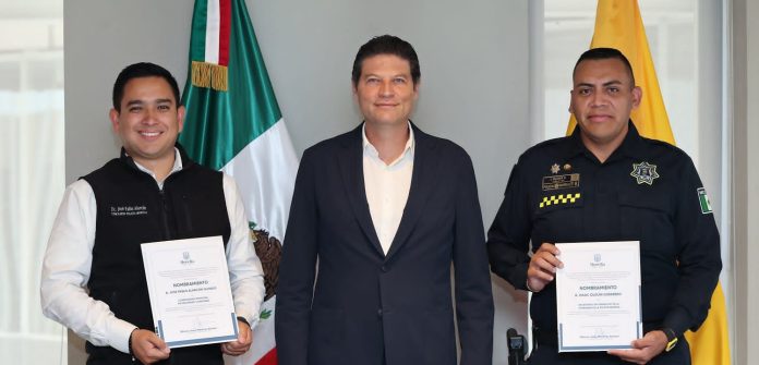 Entrega Alfonso Martínez nombramiento a Pablo Alarcón como Comisionado Entrega Alfonso Martínez nombramiento a Pablo Alarcón como Comisionado