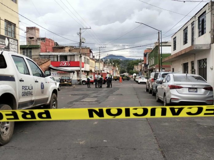 Balean a "Huguito", conocido lavacoches en la colonia Ventura Puente de Morelia