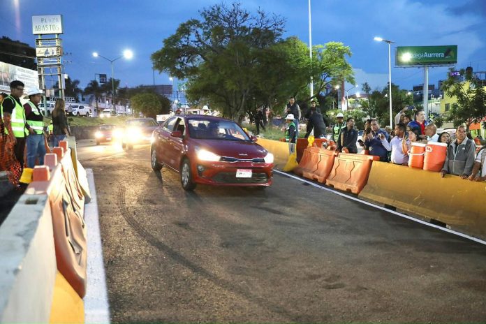 Gobernador abre la circulación del puente sur frente al Mercado de Abastos, en Morelia Image 2025-09-29 at 8.19.51 PM Gobernador abre la circulación del puente sur frente al Mercado de Abastos, en Morelia