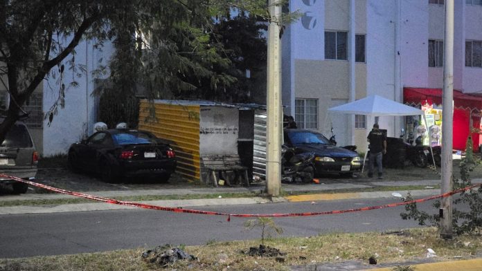 Hombres  en moto disparan contra taller mecánico en Zamora Hombres en moto disparan contra taller mecánico en Zamora
