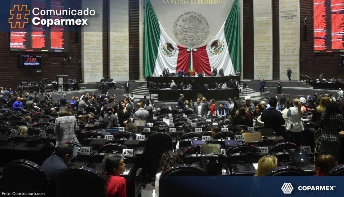 COPARMEX exige a la Cámara de Diputados a corregir una reforma que pone en riesgo el juicio de amparo y los derechos de los ciudadanos COPARMEX exige a la Cámara de Diputados a corregir una reforma que pone en riesgo el juicio de amparo y los derechos de los ciudadanos