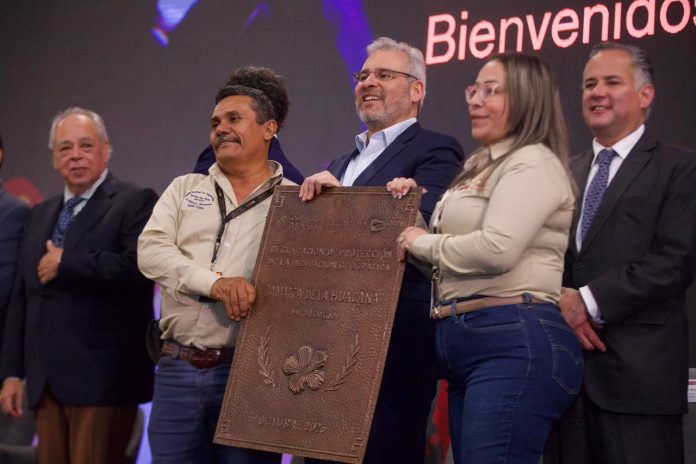 Arranca el Encuentro oriGin 2025, con la entrega de 5 Indicaciones Geográficas a Michoacán Arranca el Encuentro oriGin 2025, con la entrega de 5 Indicaciones Geográficas a Michoacán