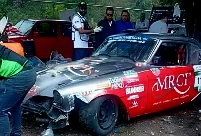 Auto participante en la Carrera Panamericana 2025 se accidenta en la Mil Cumbres Auto participante en la Carrera Panamericana 2025 se accidenta en la Mil Cumbres