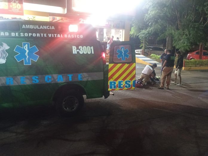 Dos lesionados al ser atropellados, en distintos puntos de Uruapan