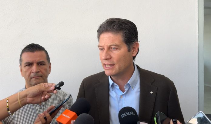 Protesta de diputados durante la Sesión Solemne en Apatzingán, es normal en el Congreso: Gobernador Protesta de diputados durante la Sesión Solemne en Apatzingán, es normal en el Congreso: Gobernador