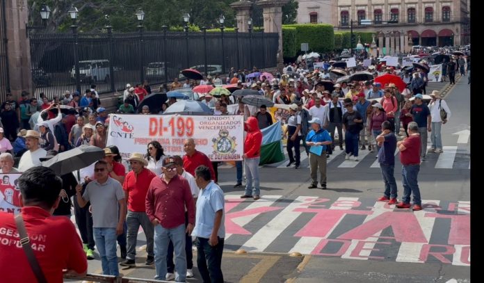 Marcha Poder de Base en Morelia, exige descongelamiento de plazas Marcha Poder de Base en Morelia, exige descongelamiento de plazas