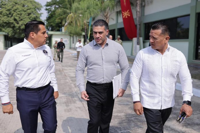 El dirigente estatal Carlos Quintana Martínez, rechazó que el PAN dependa de los votos del PRD o de cualquier otra fuerza política,  luego de que el perredista Octavio Ocampo desestimara la fuerza electoral del blanquiazul al asegurar que apenas representa el 15 por ciento de la votación en Michoacán. El dirigente estatal Carlos Quintana Martínez, rechazó que el PAN dependa de los votos del PRD o de cualquier otra fuerza política, luego de que el perredista Octavio Ocampo desestimara la fuerza electoral del blanquiazul al asegurar que apenas representa el 15 por ciento de la votación en Michoacán.