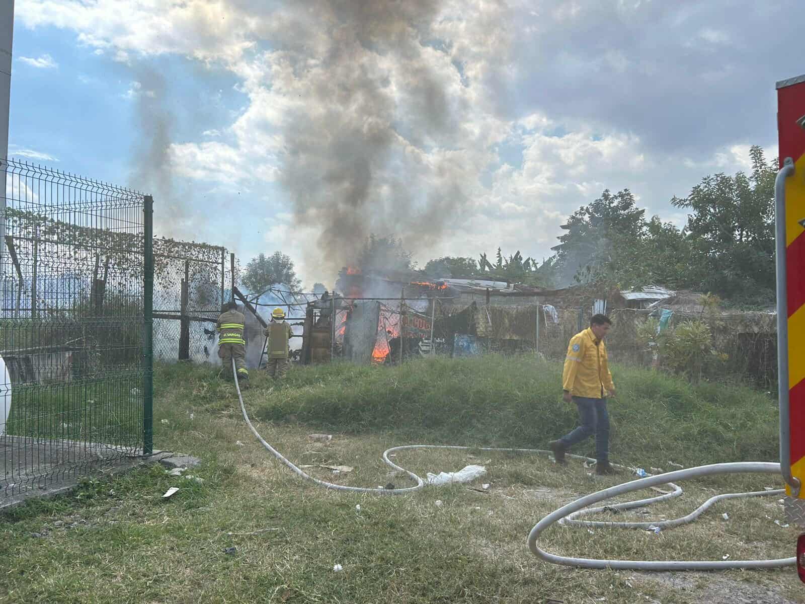 Incendio destruye casa en la colonia Nueva Valladolid Incendio destruye casa en la colonia Nueva Valladolid