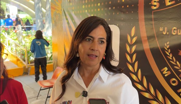 La secretaria de Educación en Michoacán, Gabriela Molina Aguilar, declaró que, en la última convocatoria las actividades escolares transcurrieron con normalidad y los docentes permanecieron en sus centros de trabajo.