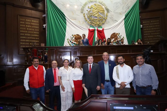 Presenta Vicente Gómez iniciativa para que la Cabalgata Morelos sea Patrimonio Cultural Inmaterial del Estado Presenta Vicente Gómez iniciativa para que la Cabalgata Morelos sea Patrimonio Cultural Inmaterial del Estado