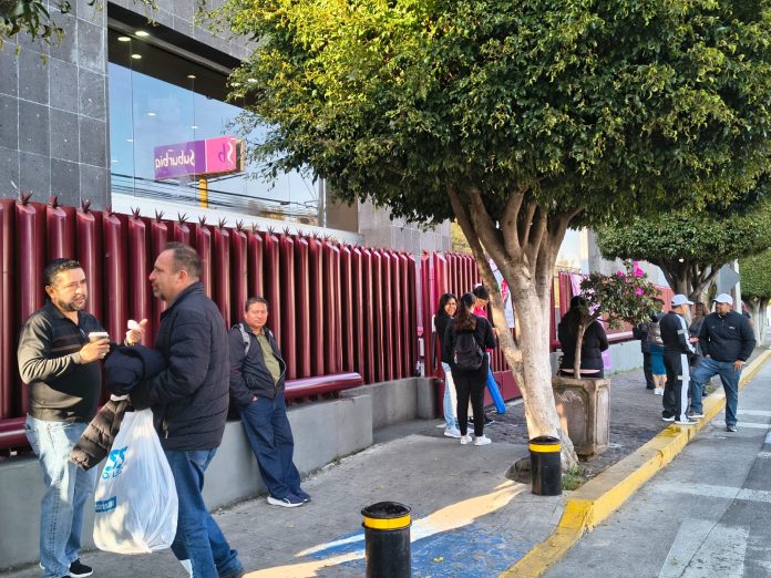 Con paro, trabajadores del Poder Judicial Federal en Michoacán exigen pago de aumento salarial pendiente