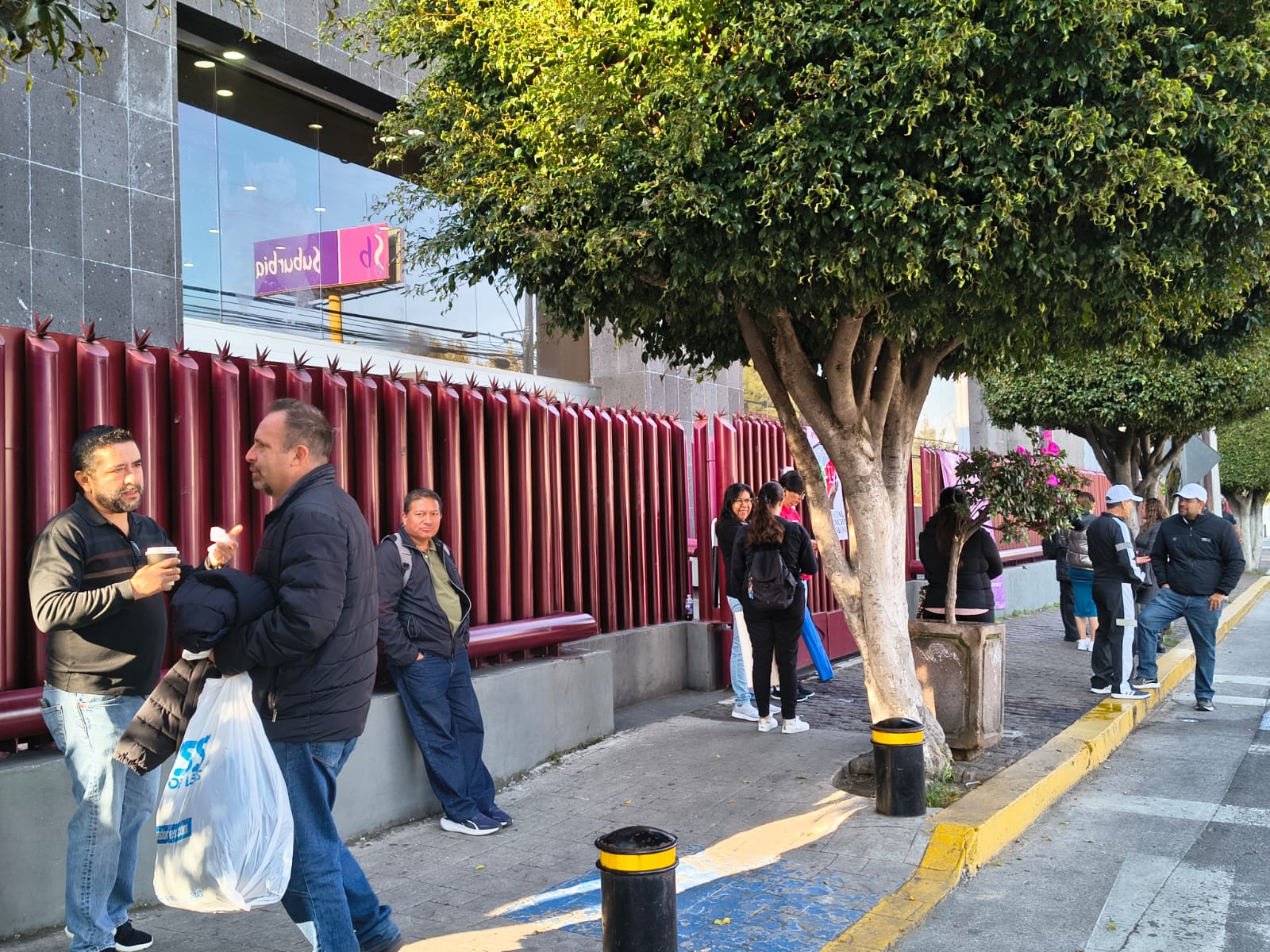 Con paro, trabajadores del Poder Judicial Federal en Michoacán exigen pago de aumento salarial pendiente Con paro, trabajadores del Poder Judicial Federal en Michoacán exigen pago de aumento salarial pendiente