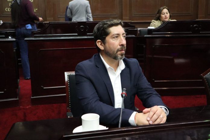 A propuesta de Abraham Espinoza, Congreso llama a reforzar la justicia económica y proteger los derechos del consumidor A propuesta de Abraham Espinoza, Congreso llama a reforzar la justicia económica y proteger los derechos del consumidor