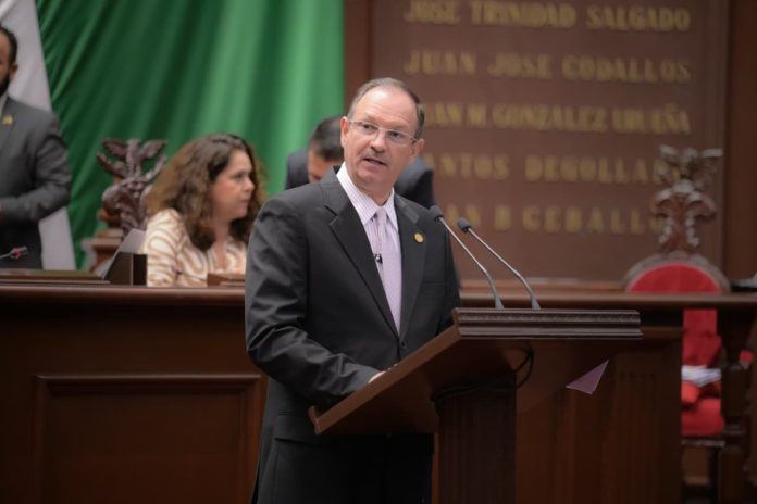 David Martínez propone tipificar el delito de fraude parental