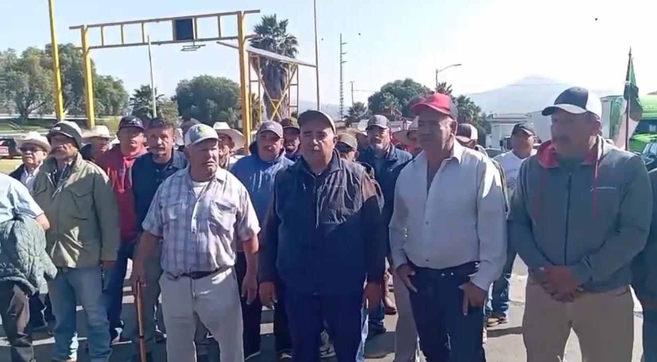 Productores de maíz liberan la circulación en las casetas de Zinapécuaro, Panindícuaro y Ecuándureo Productores de maíz liberan la circulación en las casetas de Zinapécuaro, Panindícuaro y Ecuándureo