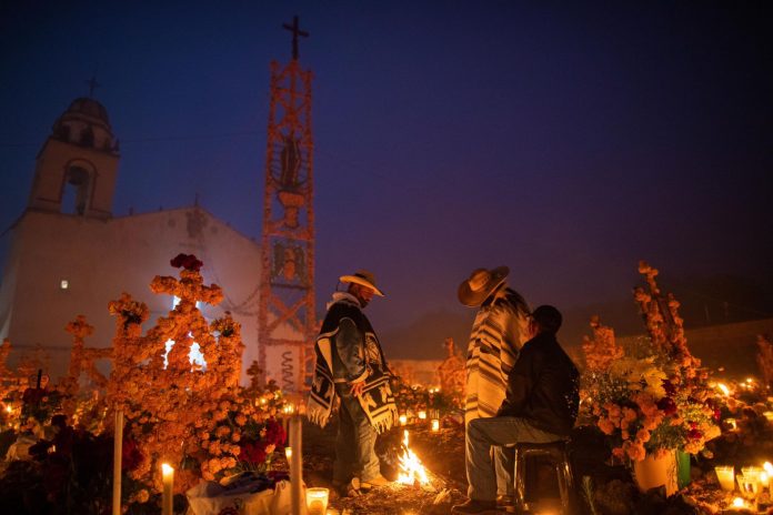 Más de 420 mil turistas celebrarán la Noche de Muertos en la zona lacustre de Michoacán